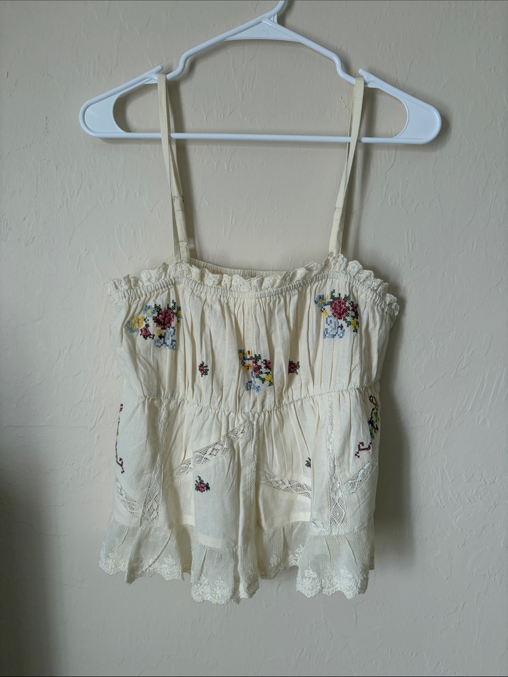 NWOT NATURAL LIFE Cream Floral Embroidered Spaghetti Strap Camisole